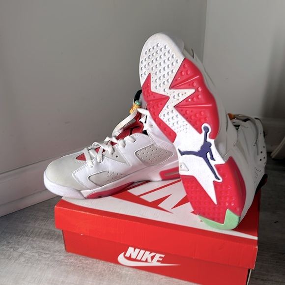 Nike Jordan Retro 6 ‘Hare’ - Picture 2 of 2